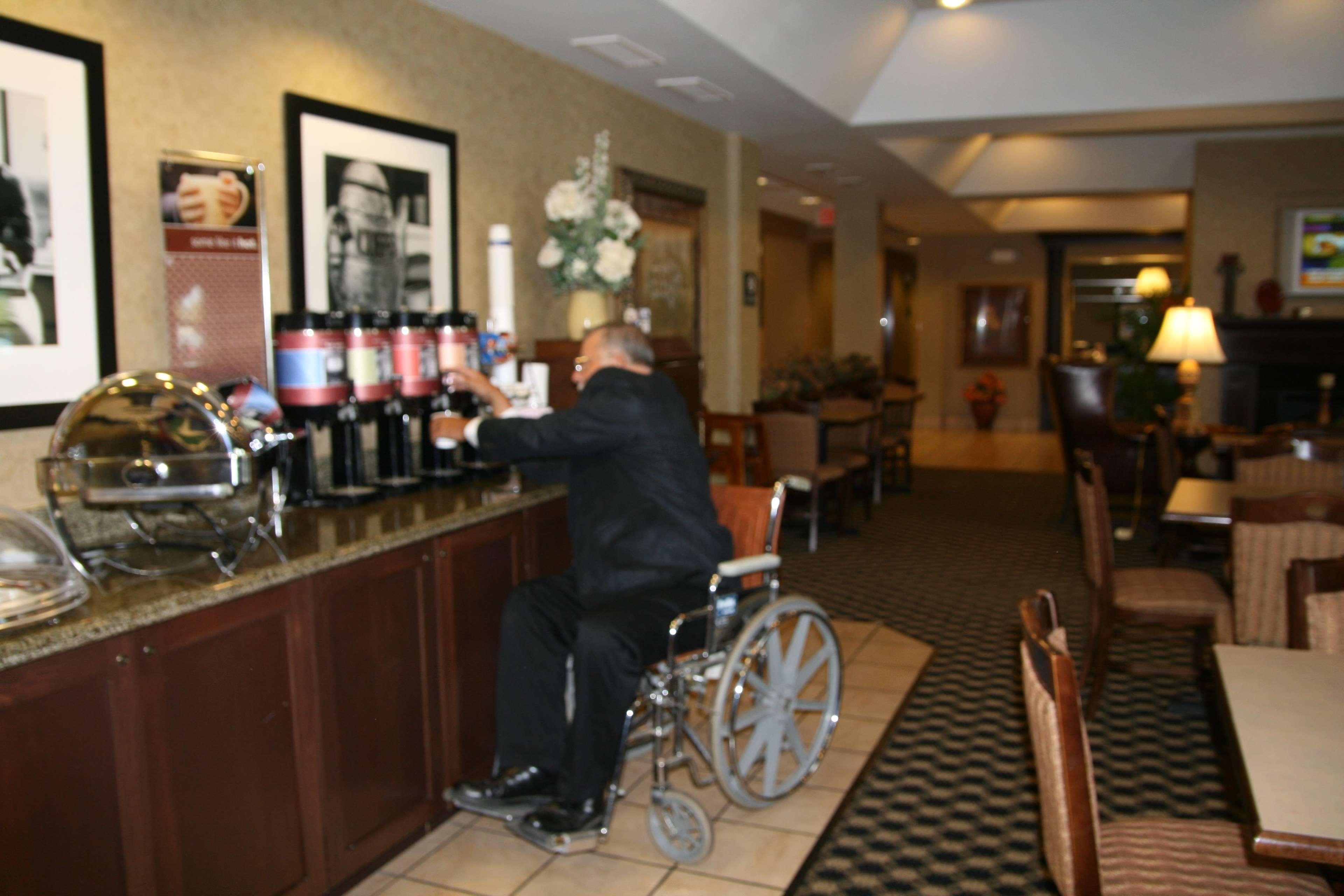 Hampton Inn מרשל מסעדה תמונה