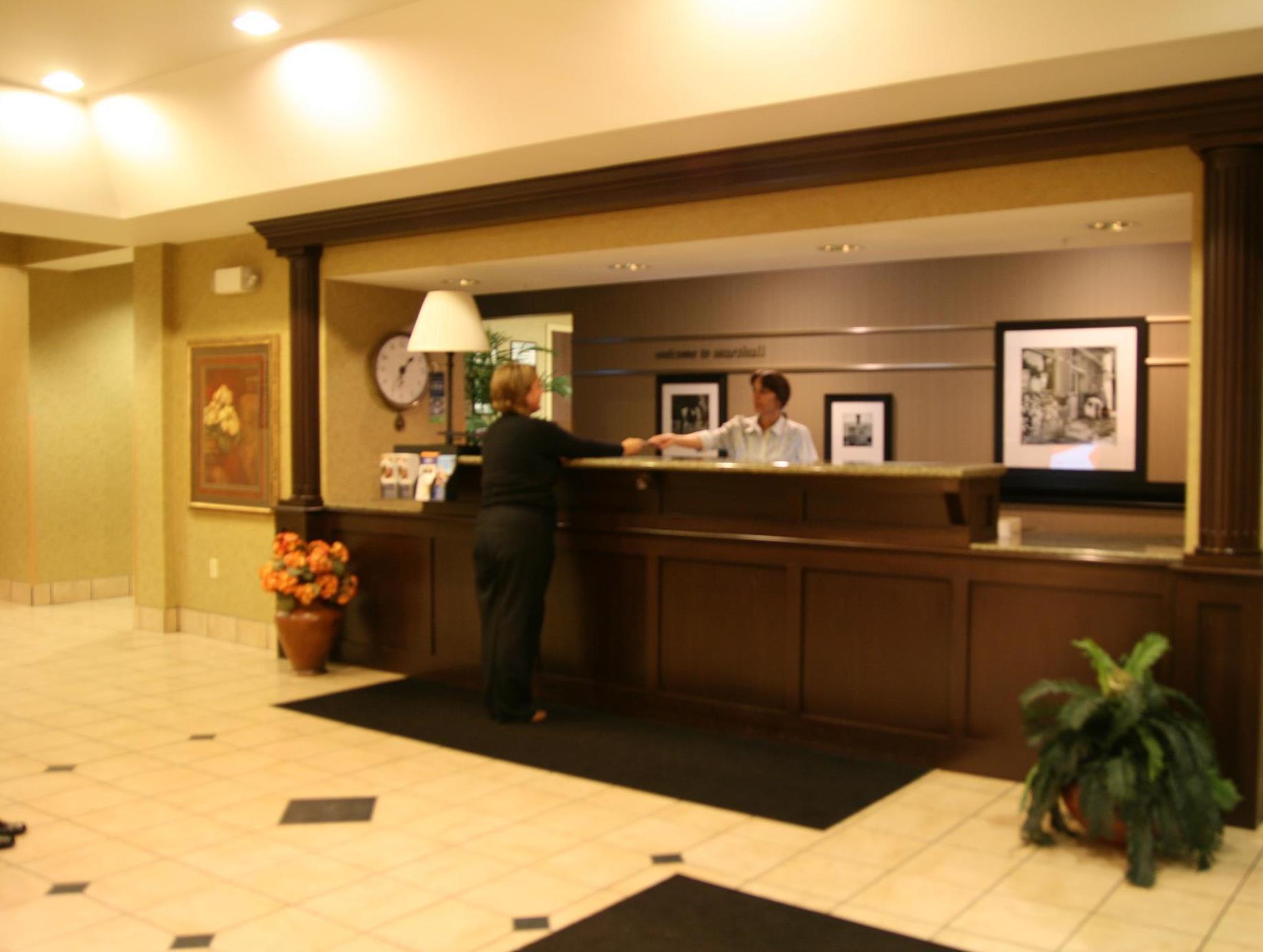 Hampton Inn מרשל מראה חיצוני תמונה