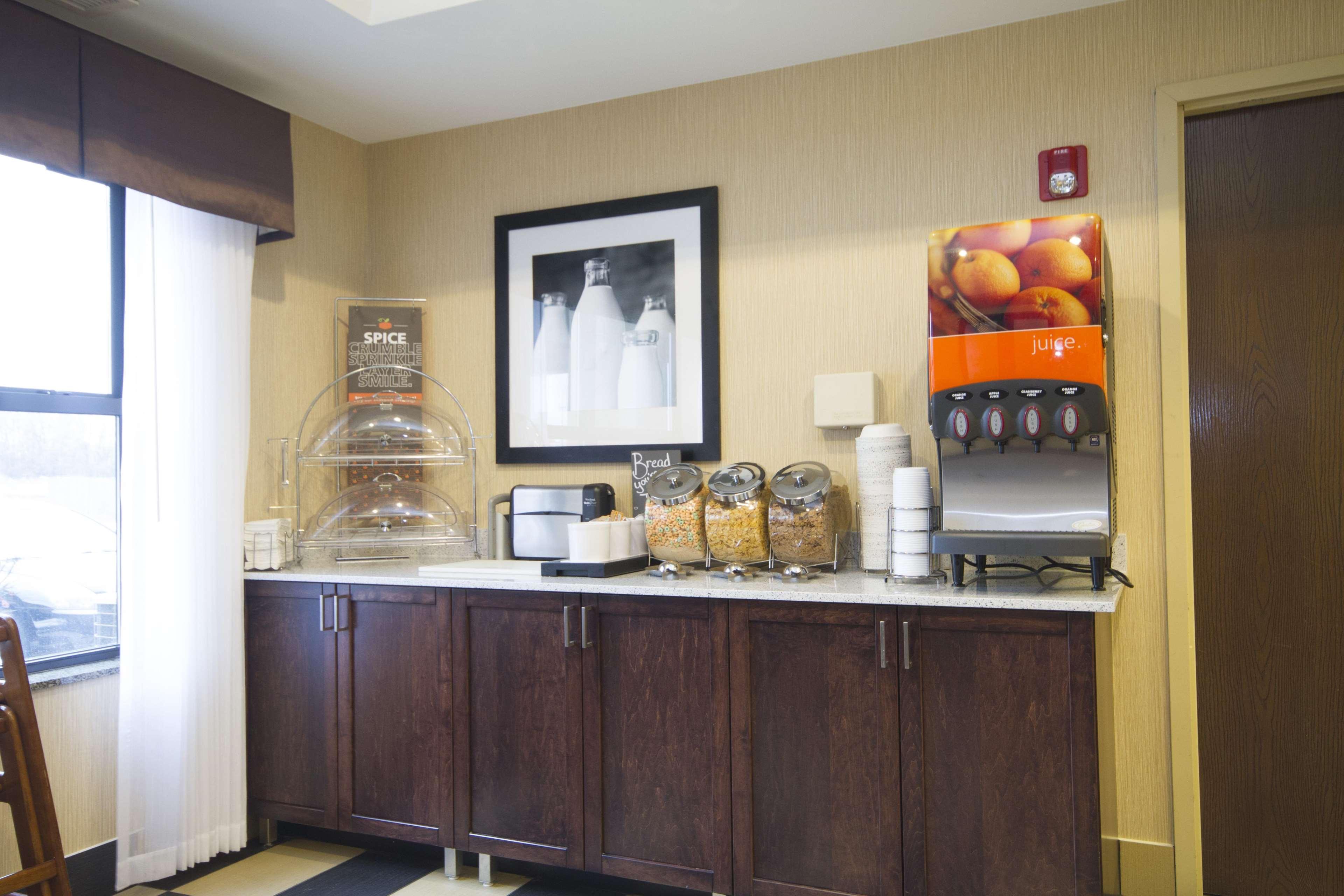 Hampton Inn מרשל מראה חיצוני תמונה